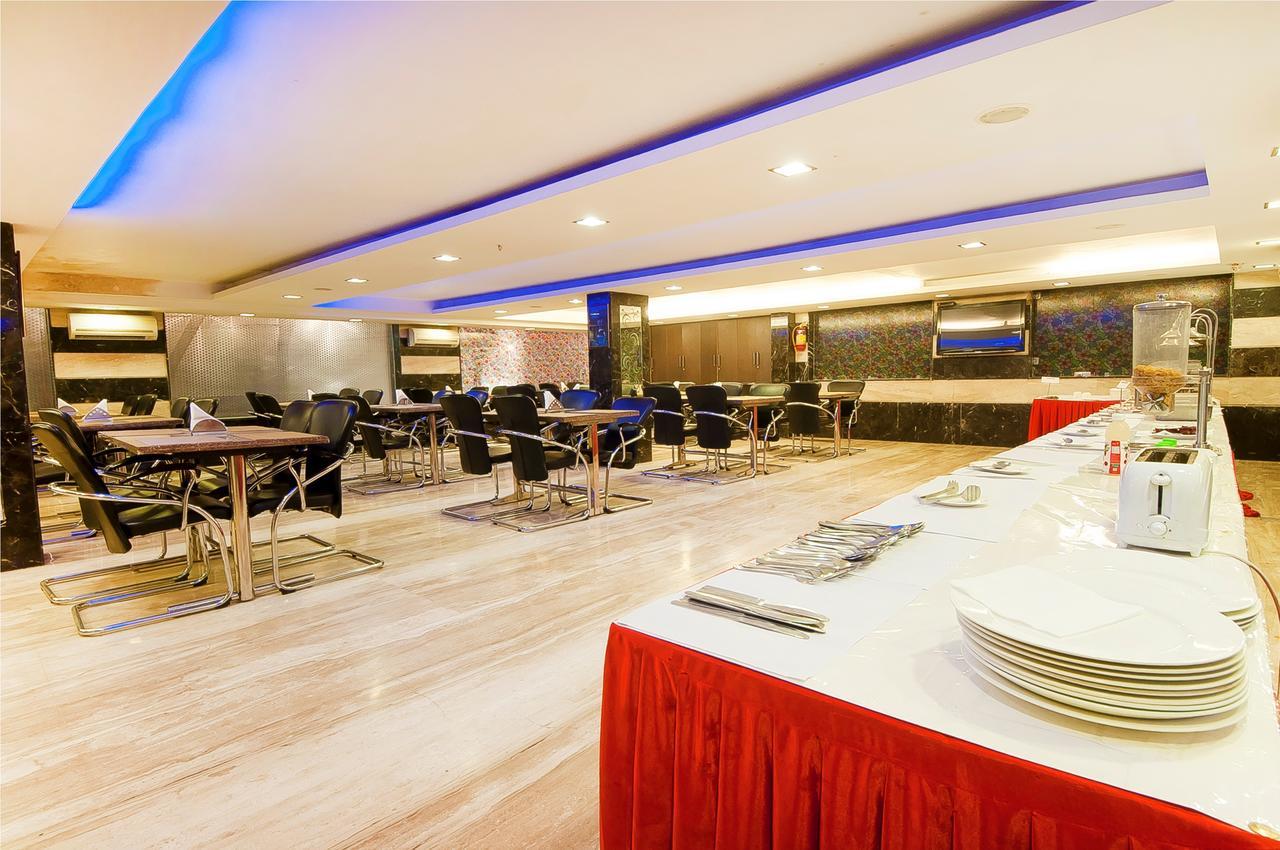 Hotel Amaltas International - Delhi-16 New Delhi Exteriör bild