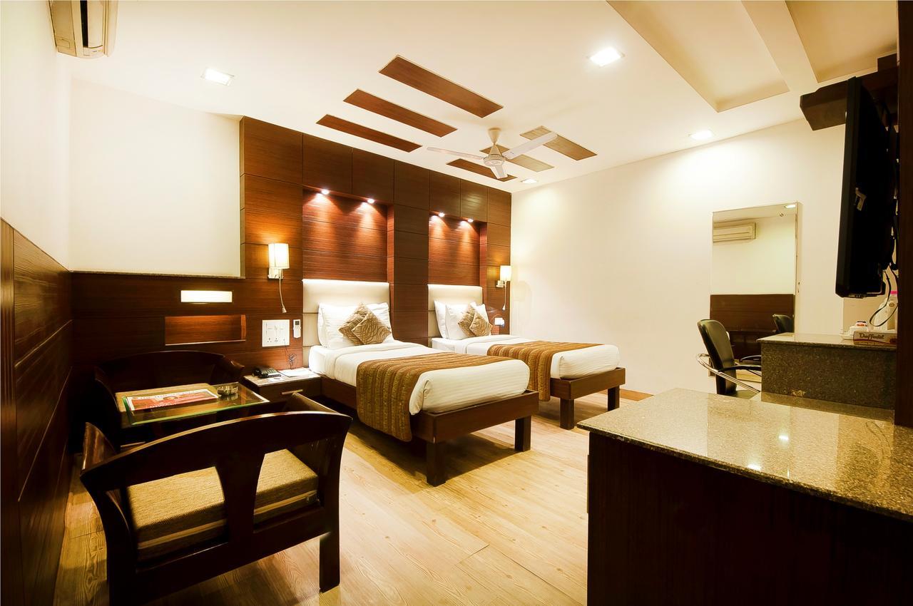 Hotel Amaltas International - Delhi-16 New Delhi Exteriör bild