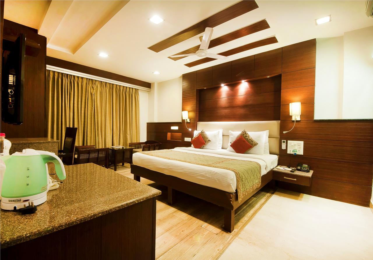 Hotel Amaltas International - Delhi-16 New Delhi Exteriör bild