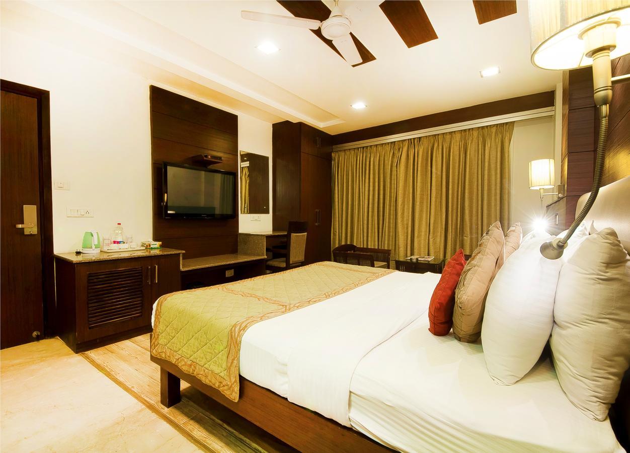 Hotel Amaltas International - Delhi-16 New Delhi Exteriör bild