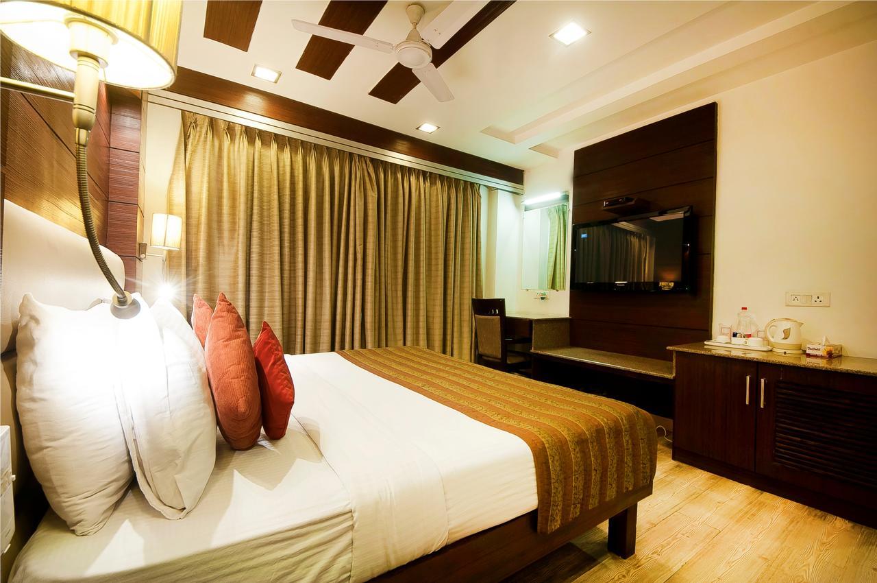 Hotel Amaltas International - Delhi-16 New Delhi Exteriör bild