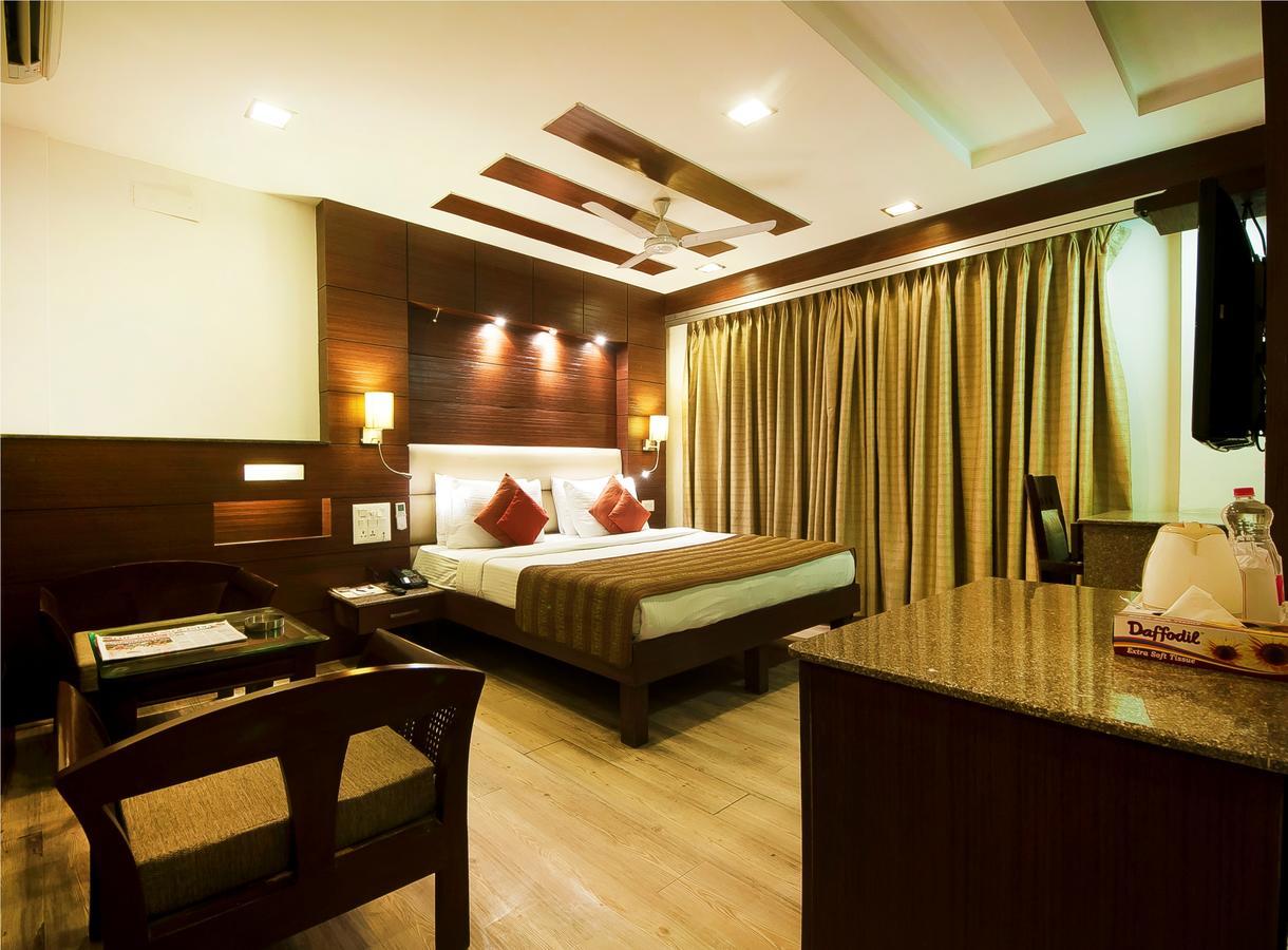 Hotel Amaltas International - Delhi-16 New Delhi Exteriör bild
