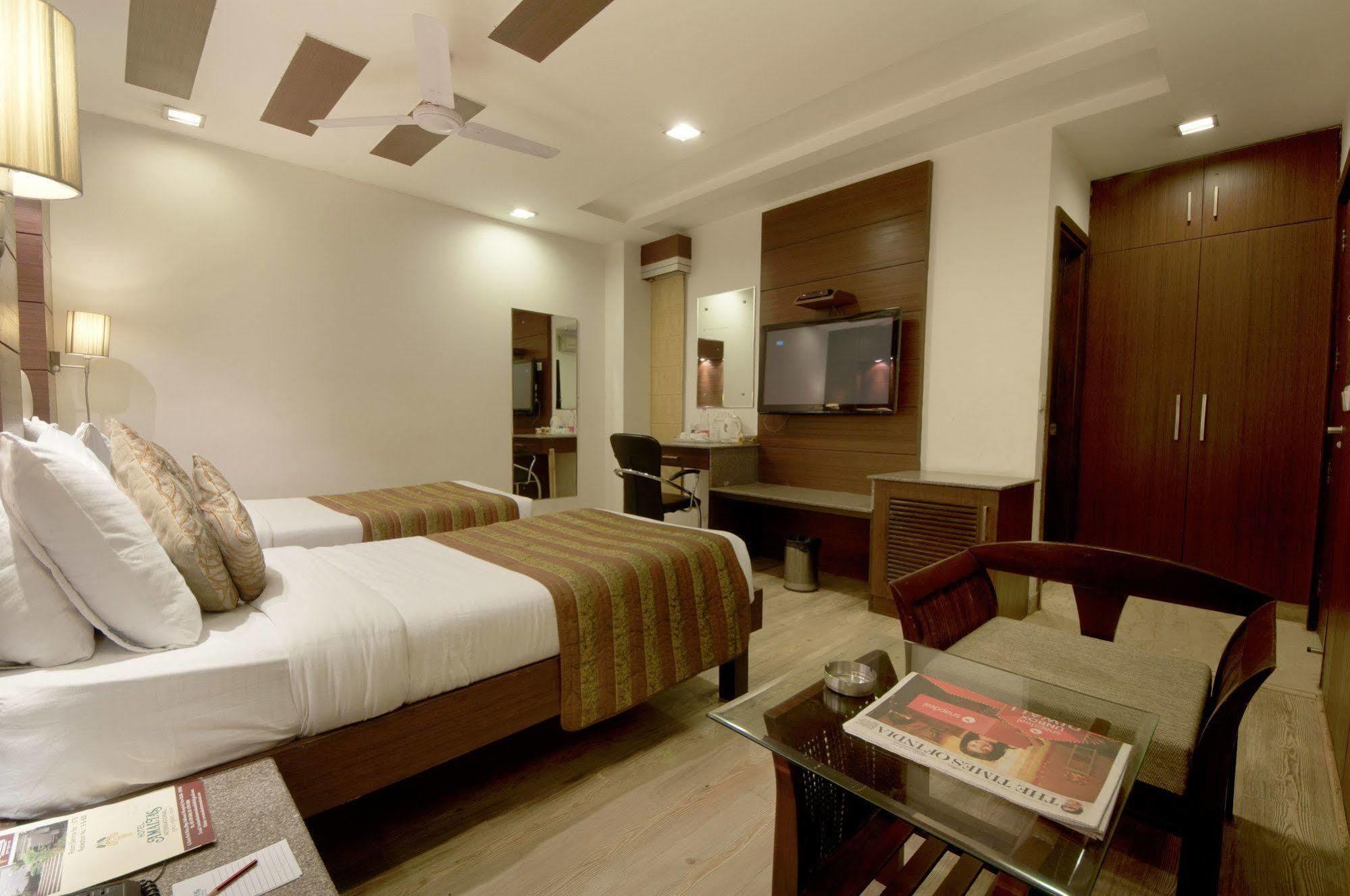 Hotel Amaltas International - Delhi-16 New Delhi Exteriör bild
