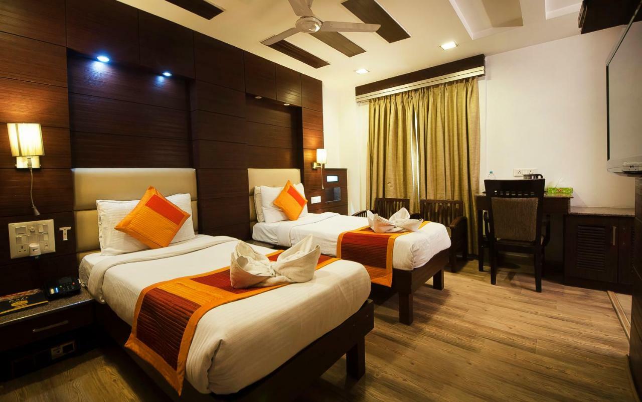 Hotel Amaltas International - Delhi-16 New Delhi Exteriör bild