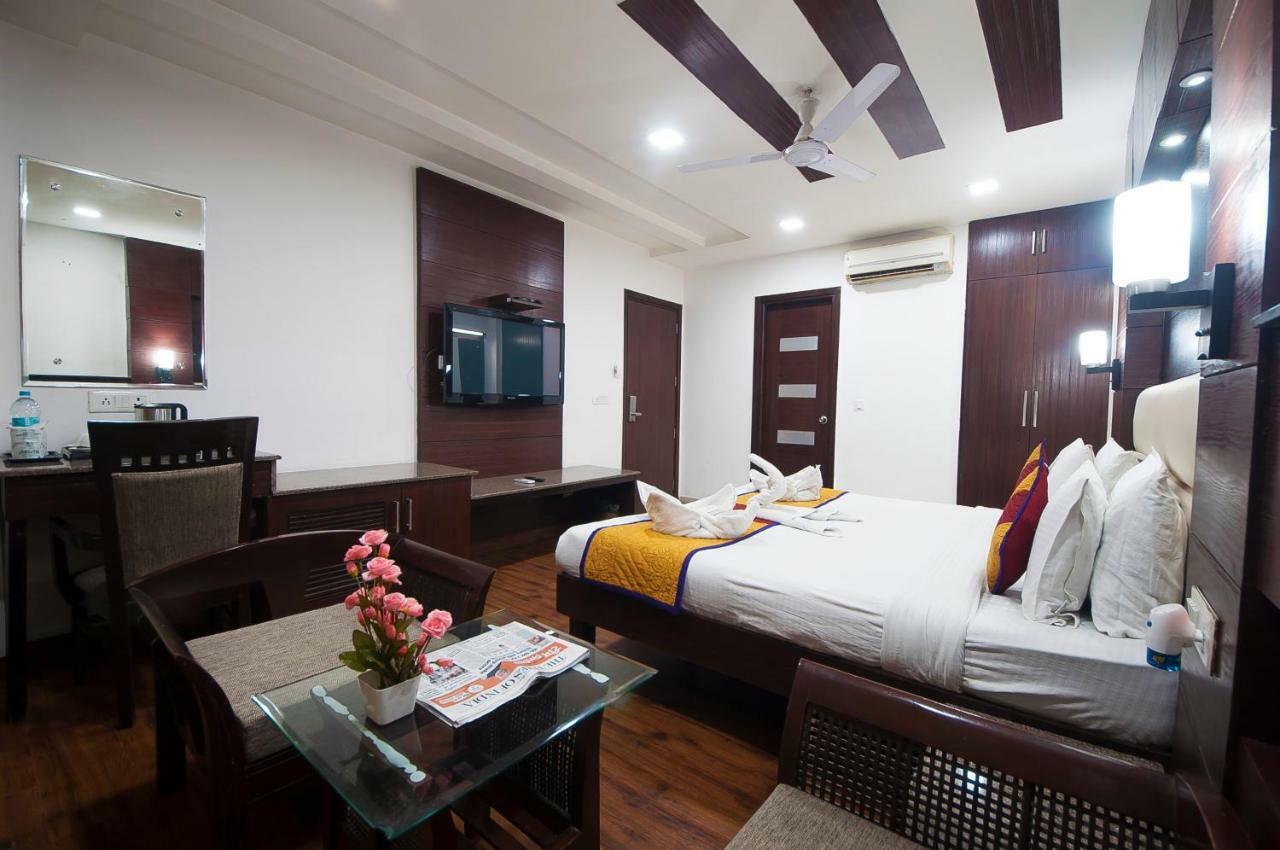 Hotel Amaltas International - Delhi-16 New Delhi Exteriör bild