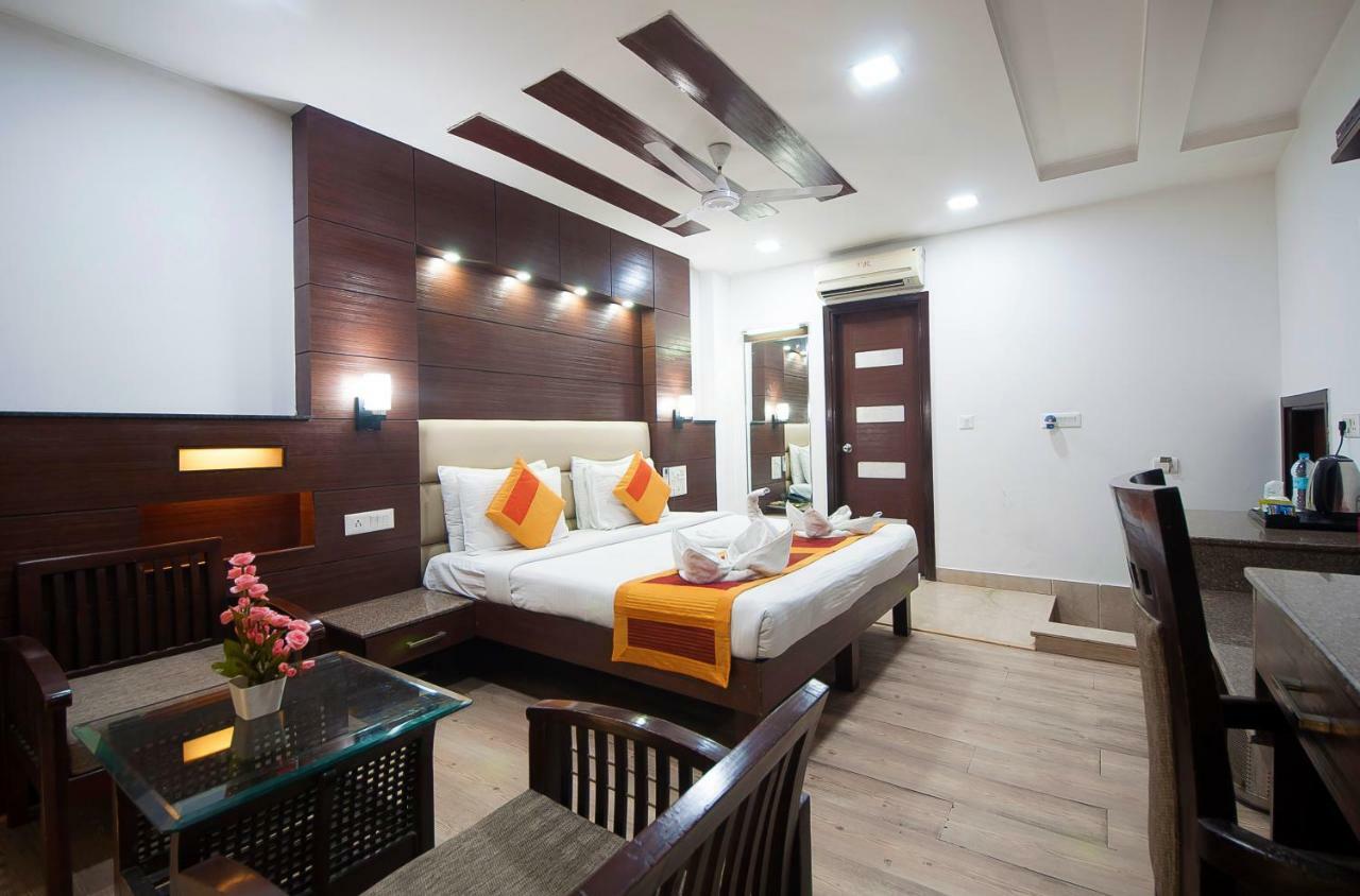 Hotel Amaltas International - Delhi-16 New Delhi Exteriör bild