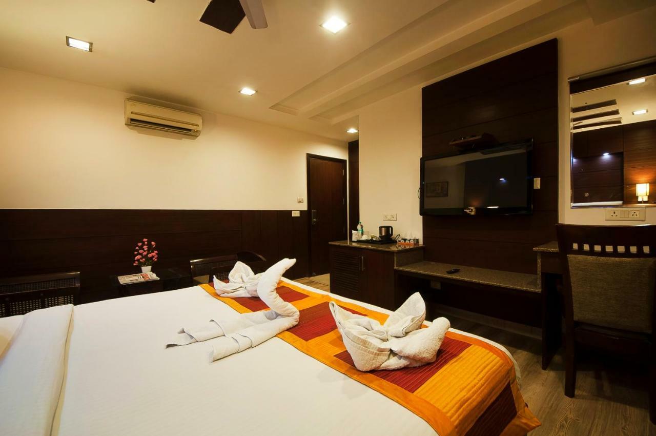 Hotel Amaltas International - Delhi-16 New Delhi Exteriör bild