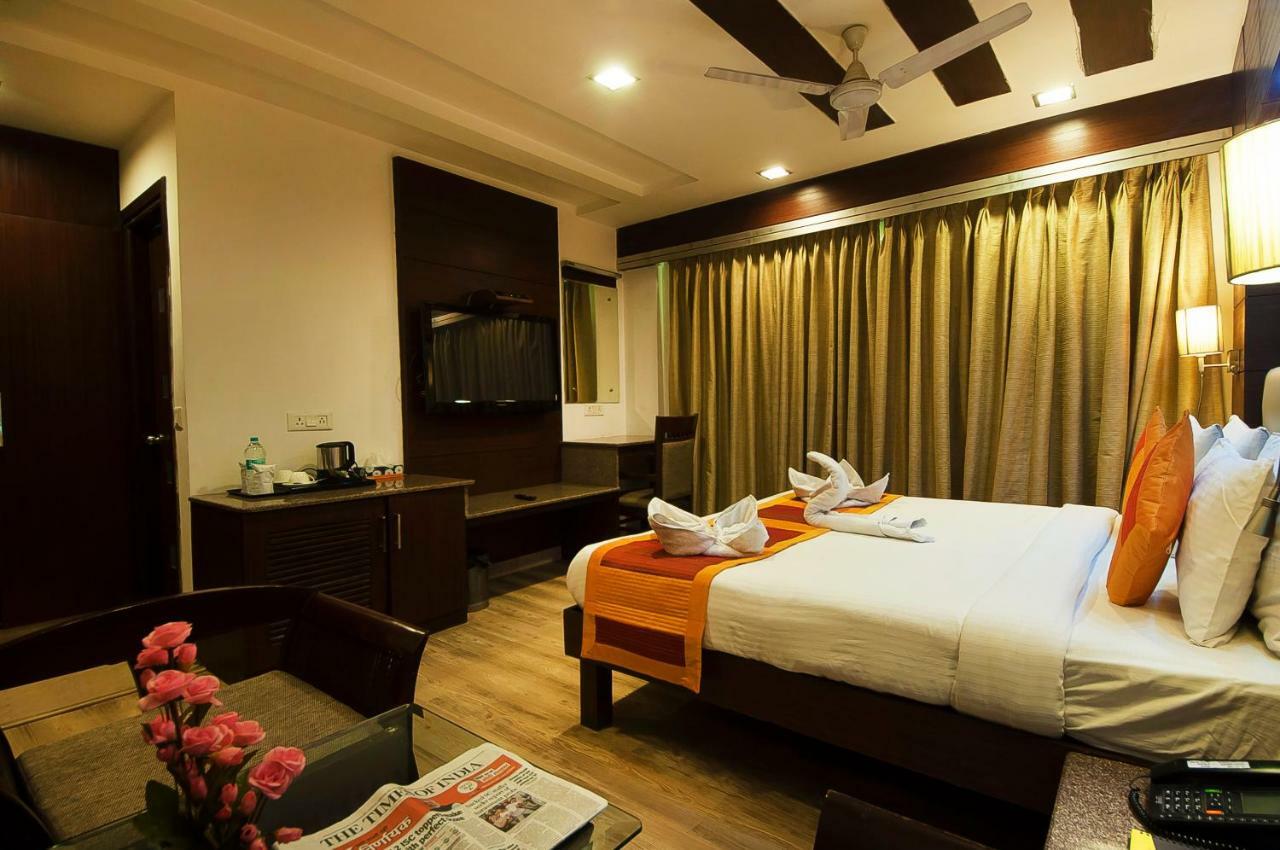 Hotel Amaltas International - Delhi-16 New Delhi Exteriör bild