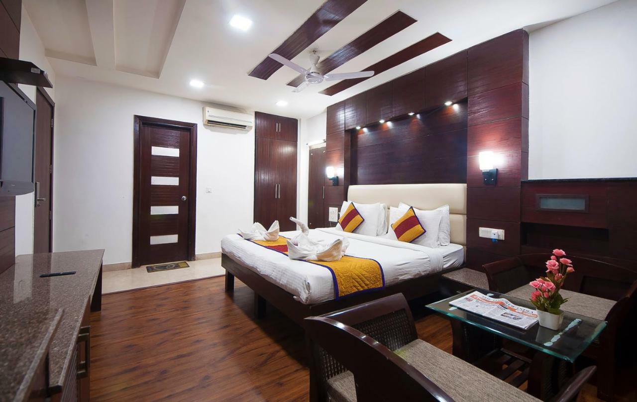 Hotel Amaltas International - Delhi-16 New Delhi Exteriör bild